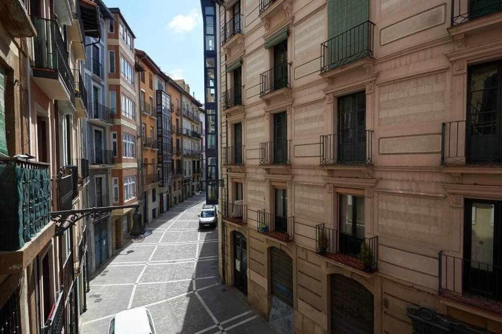 Apartamento Ayla Ayuntamiento Apartment Pamplona Exterior photo